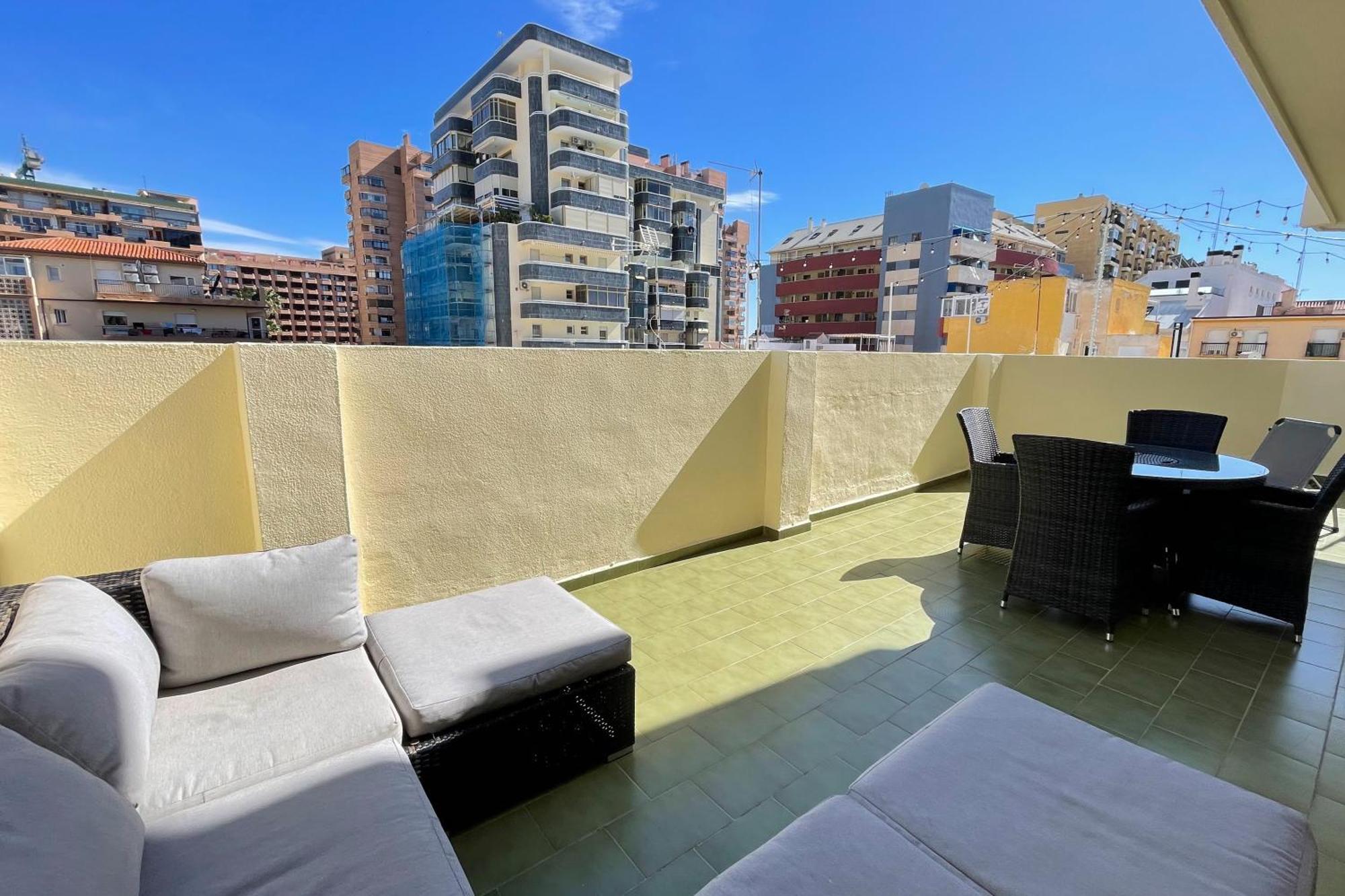 2 Bedroom 2 Bathroom Apartment In The Heart Of Fuengirola With Big Terrace And Free Parking Space Close To Beach Екстериор снимка